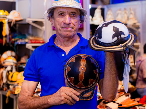 Irineu, o mestre do couro que veste a alma do Sertão Irineu, o mestre do couro que veste a alma do Sertão