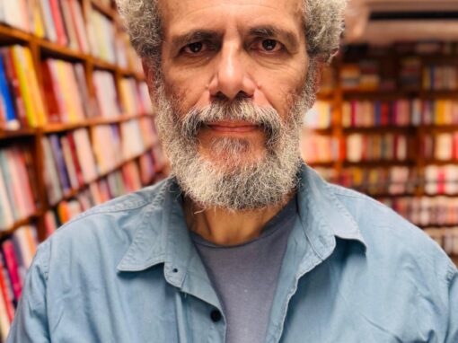 Samarone está de volta com novo livro de poemas Samarone está de volta com novo livro de poemas