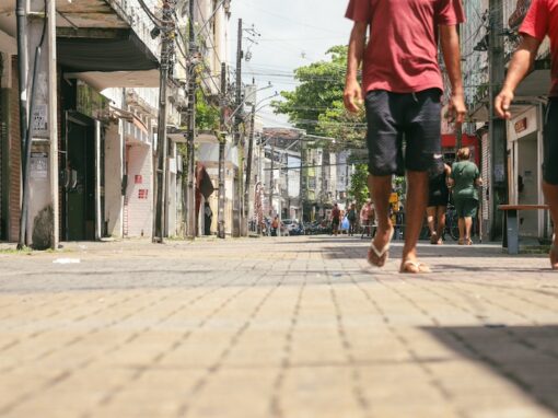 Rua da Imperatriz reaberta aos carros devolve vida ao patrimônio? Rua da Imperatriz reaberta aos carros devolve vida ao patrimônio?